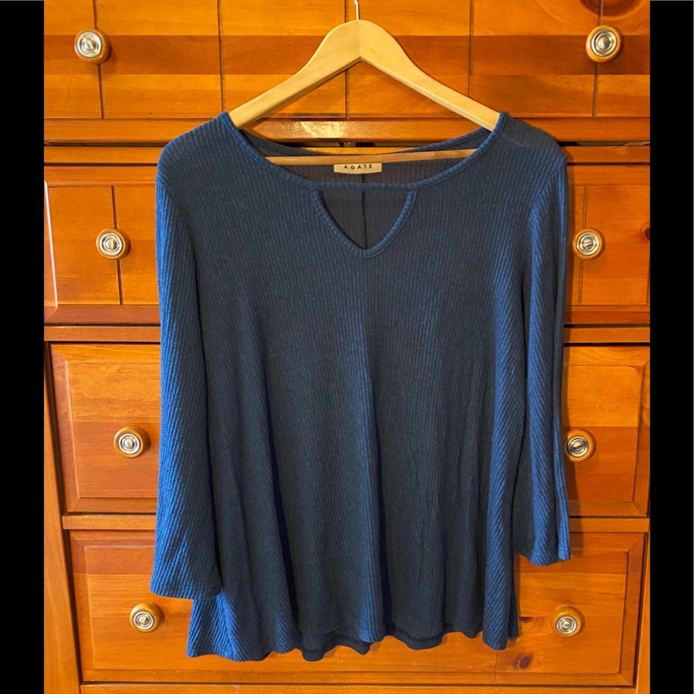 Agate blue scoop neck w/ v cutout long sleeve top